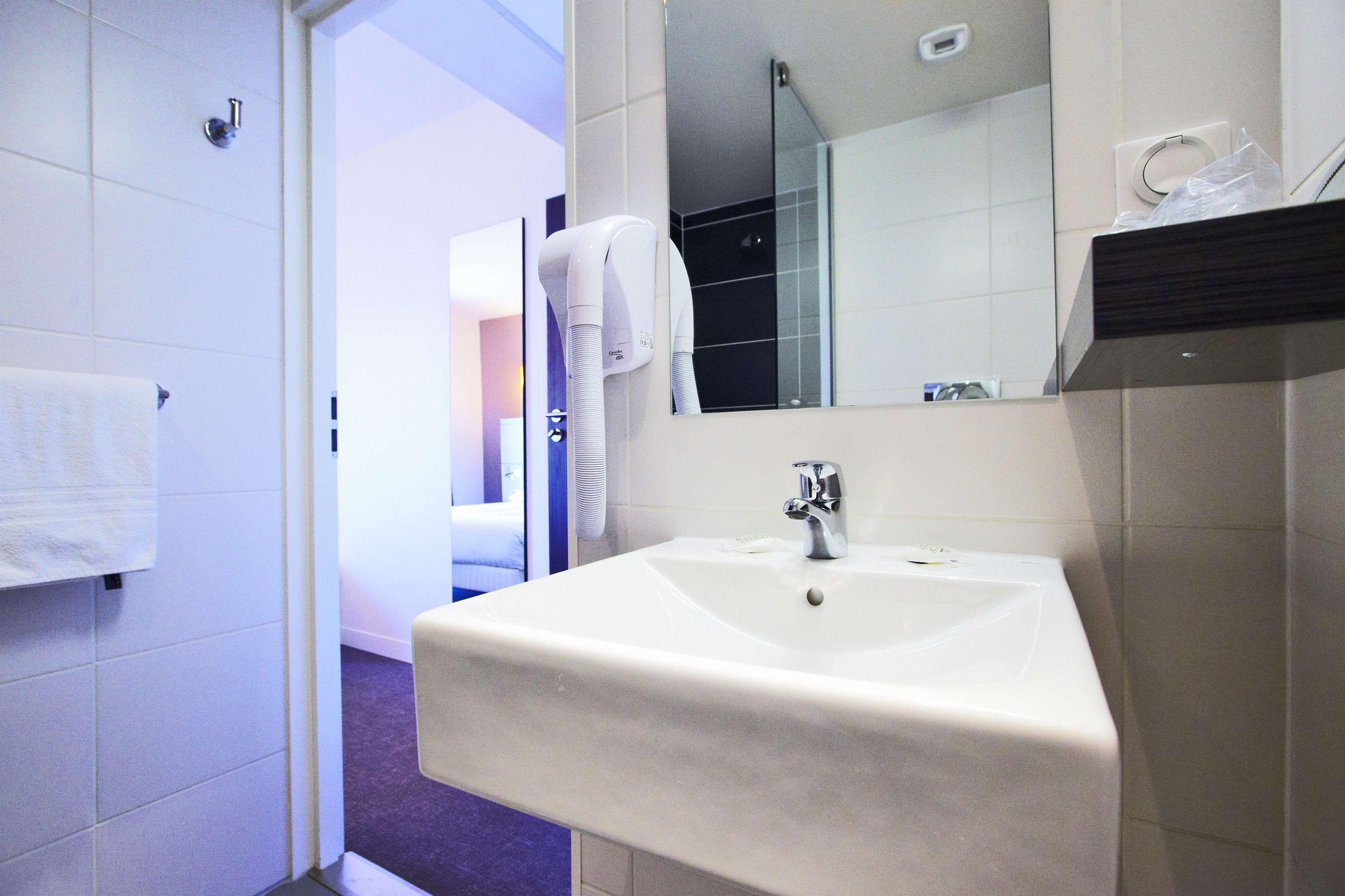 Hotel Confort La Rochelle Centre Les Minimes Buitenkant foto